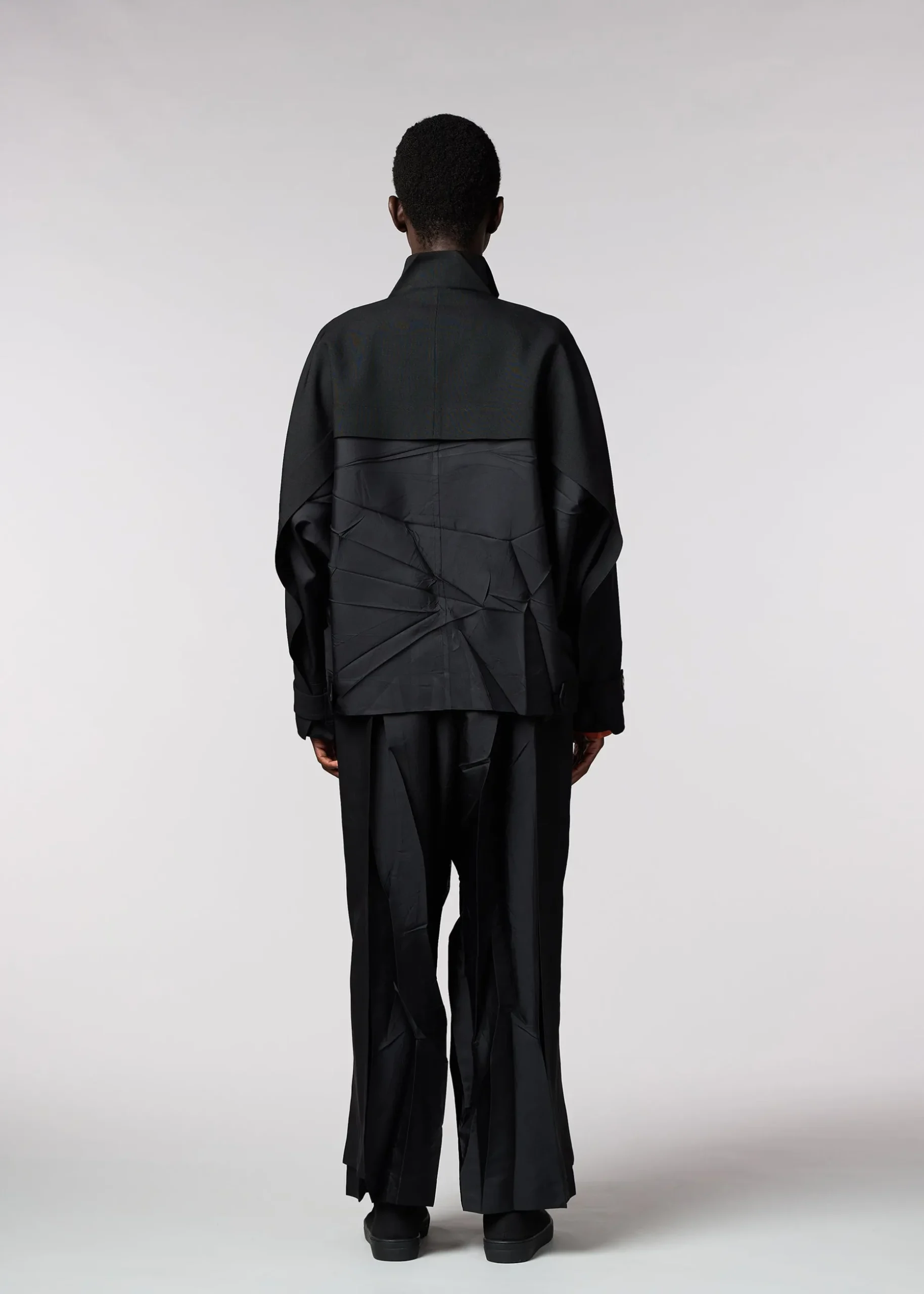 hiding_6-1.webp HIDING