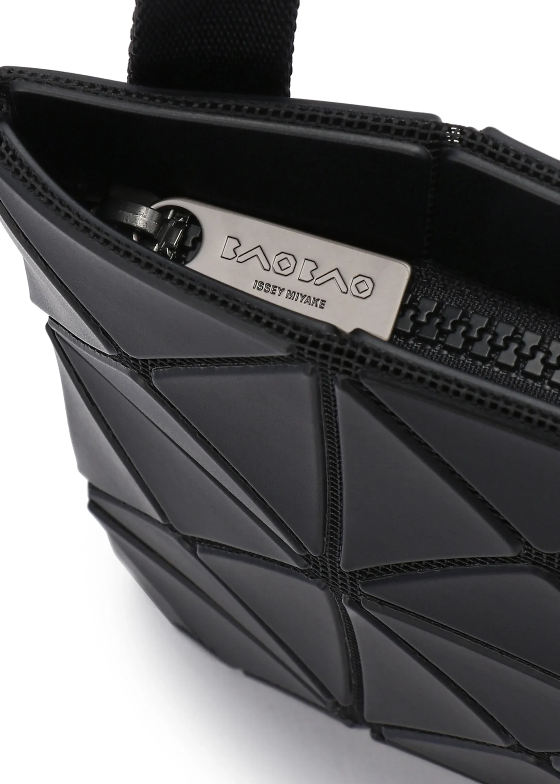 lucent_matte_4-2.webp LUCENT MATTE