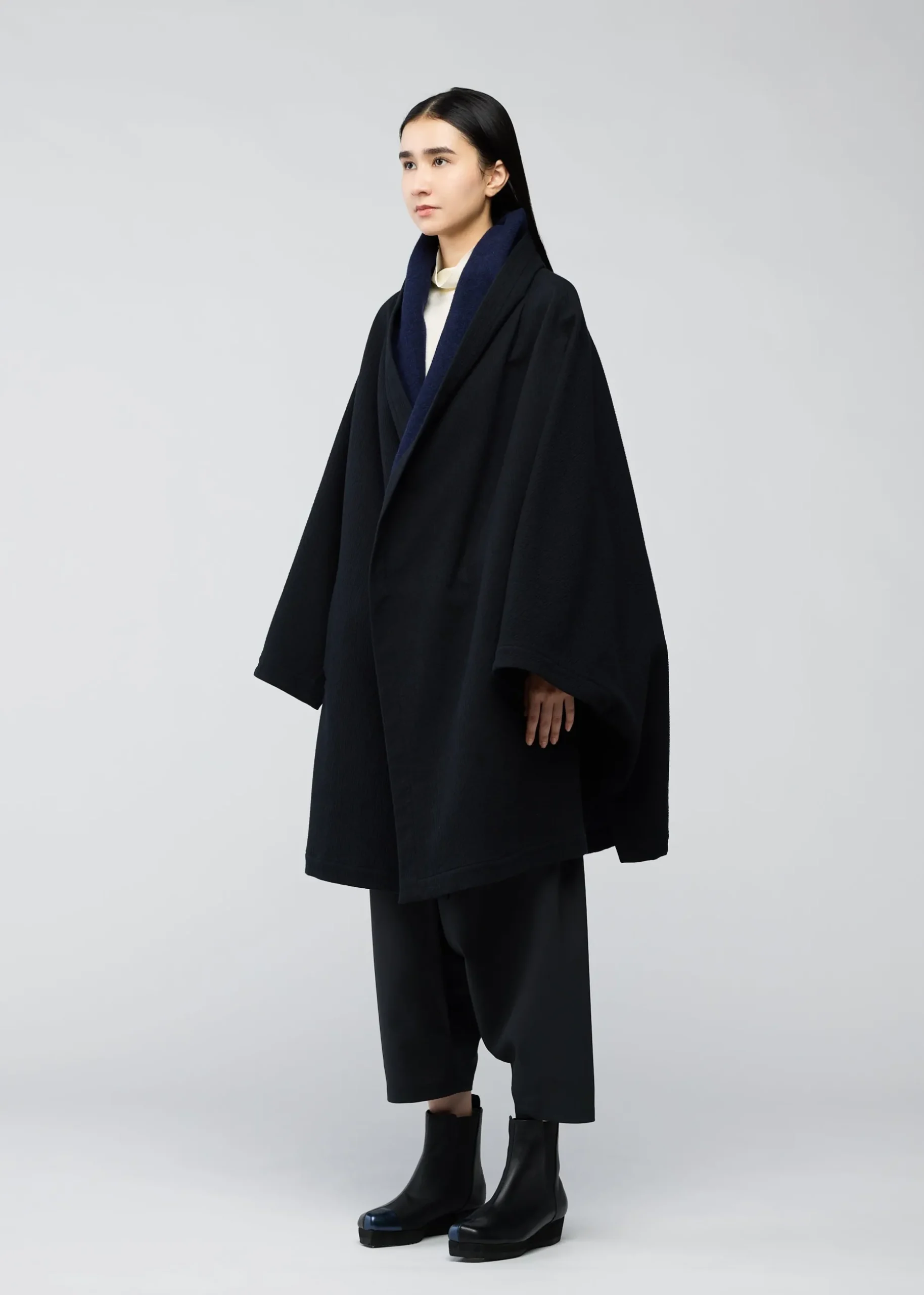one_cloth_coat_7.webp ONE CLOTH COAT