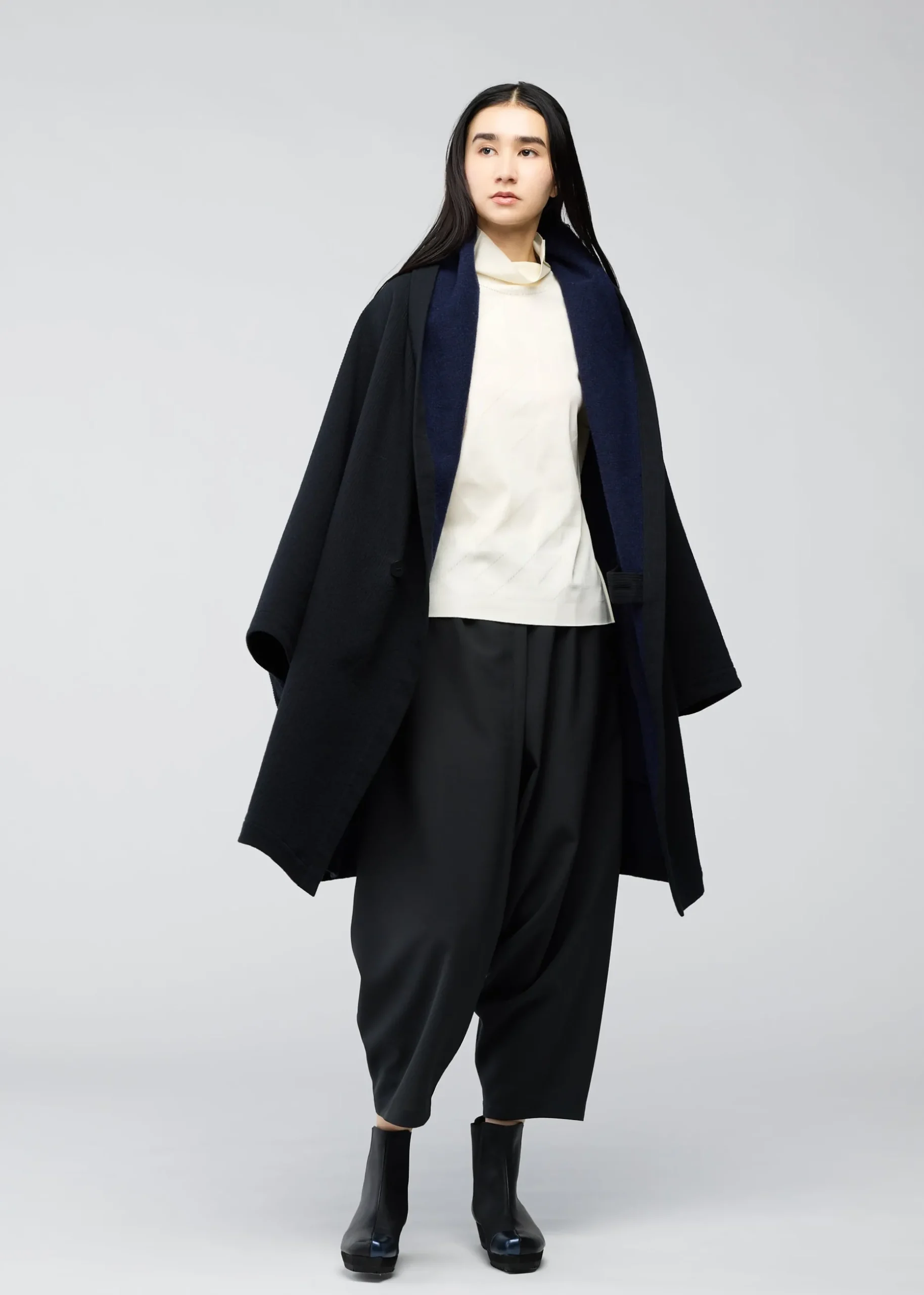 one_cloth_coat_9.webp ONE CLOTH COAT
