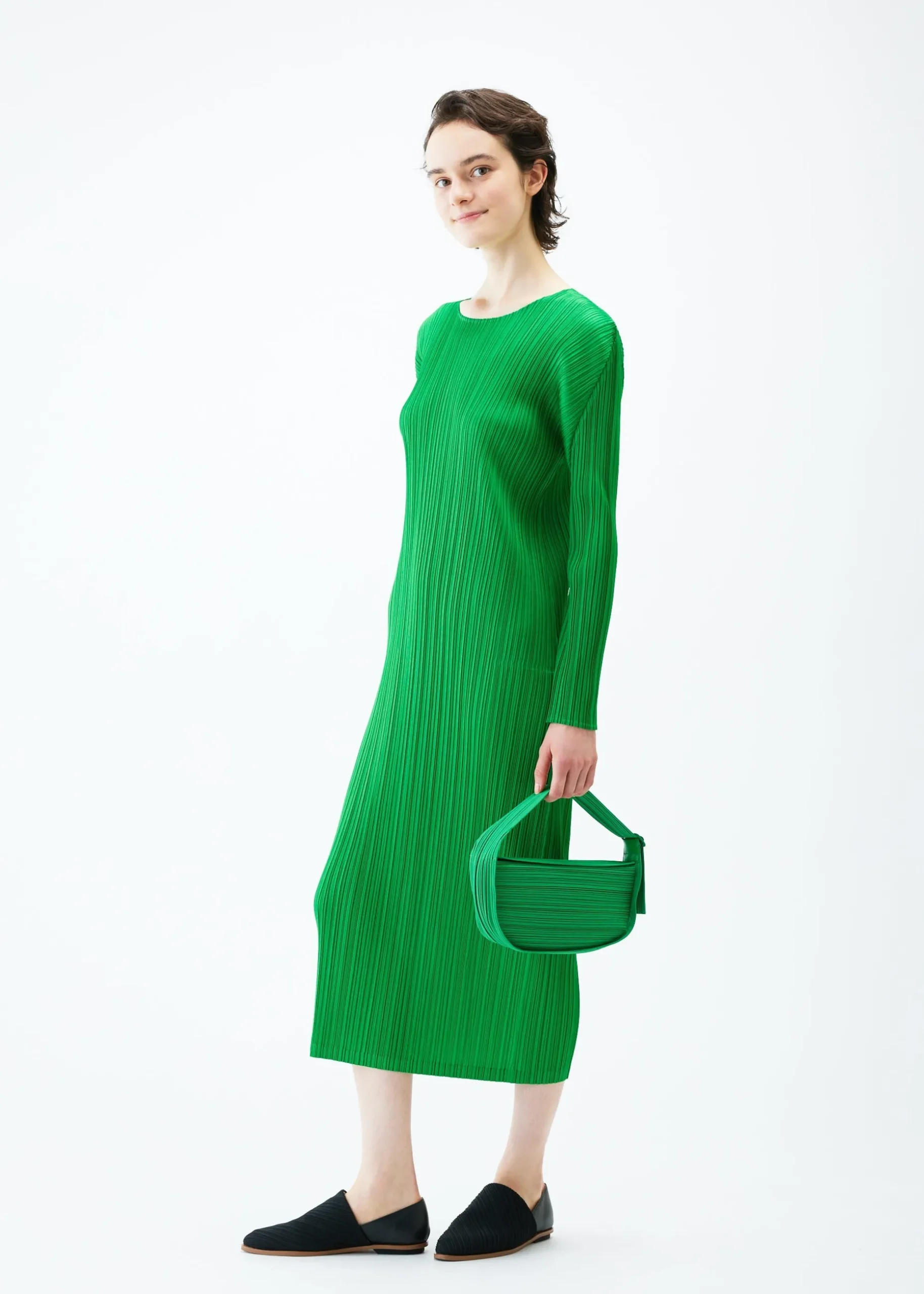 pleats_half_moon_bag_6.webp PLEATS HALF MOON BAG