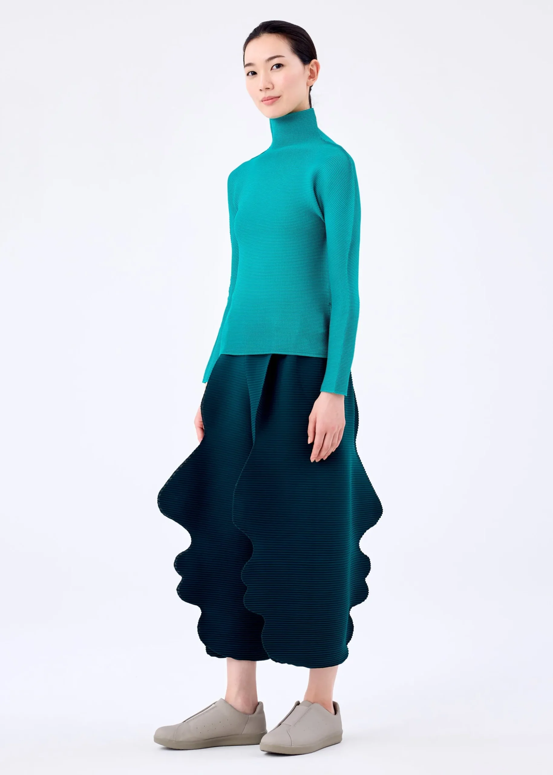 silhouette_pleats_4-2.webp SILHOUETTE PLEATS