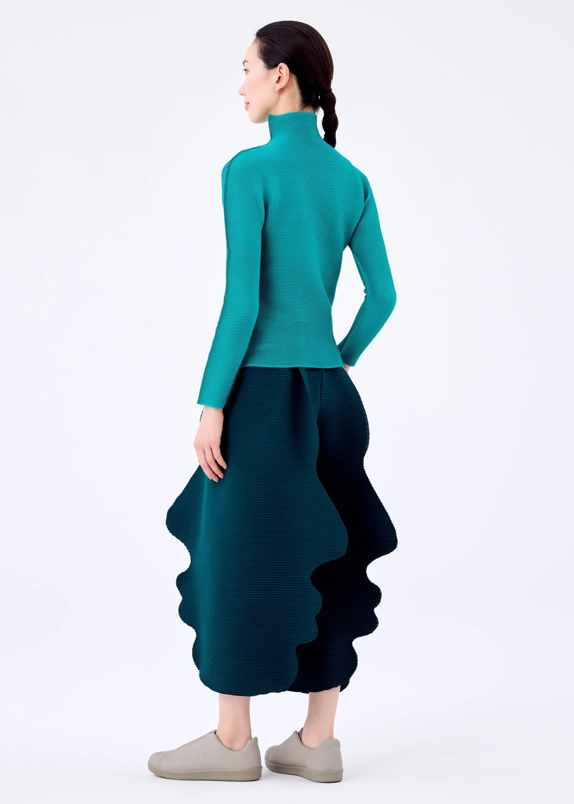 silhouette_pleats_5-2.webp SILHOUETTE PLEATS