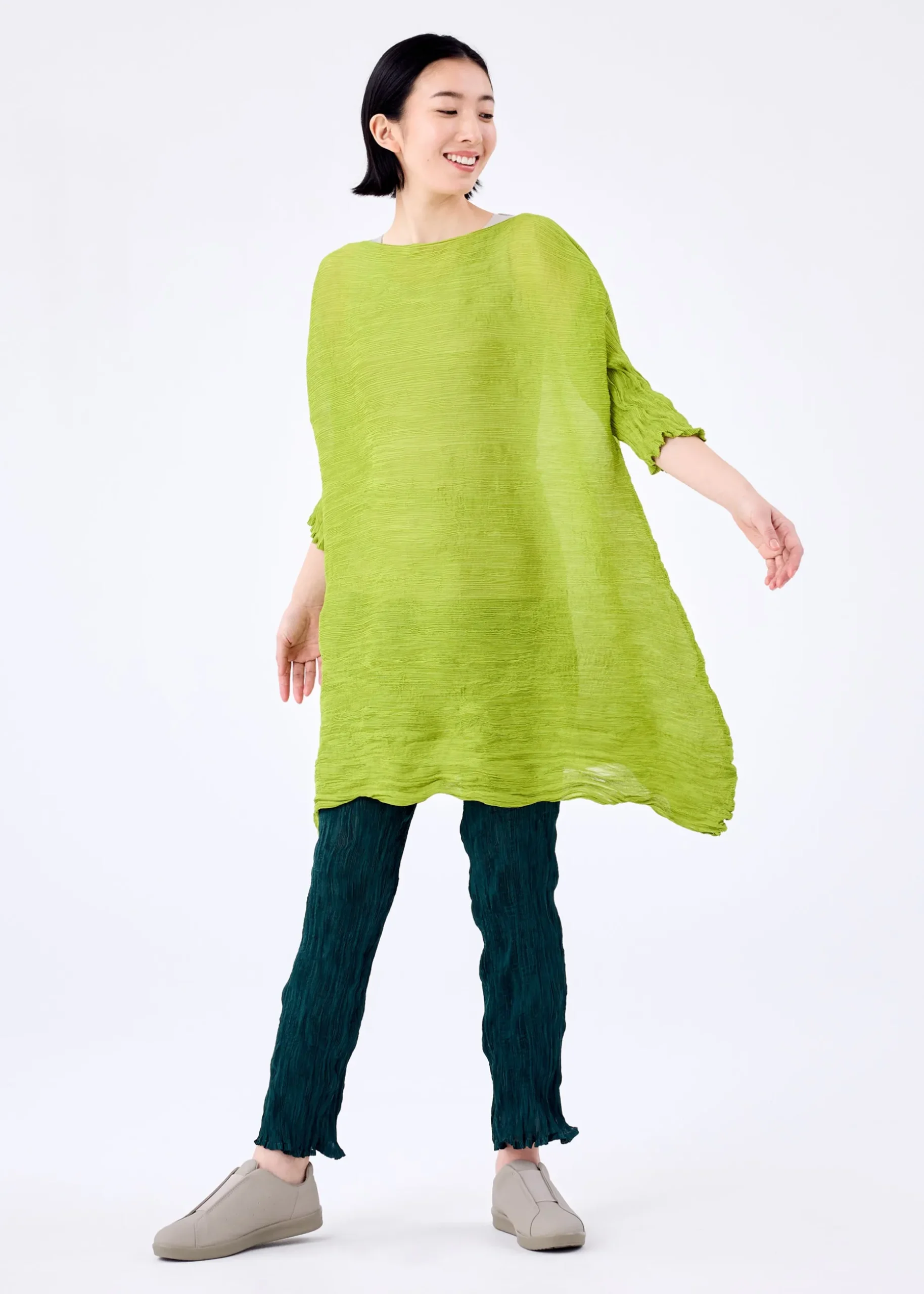 twist_seethrough_crepe_5.webp TWIST SEE-THROUGH CREPE